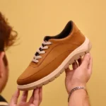 Solid color sneakers for men - Image 2